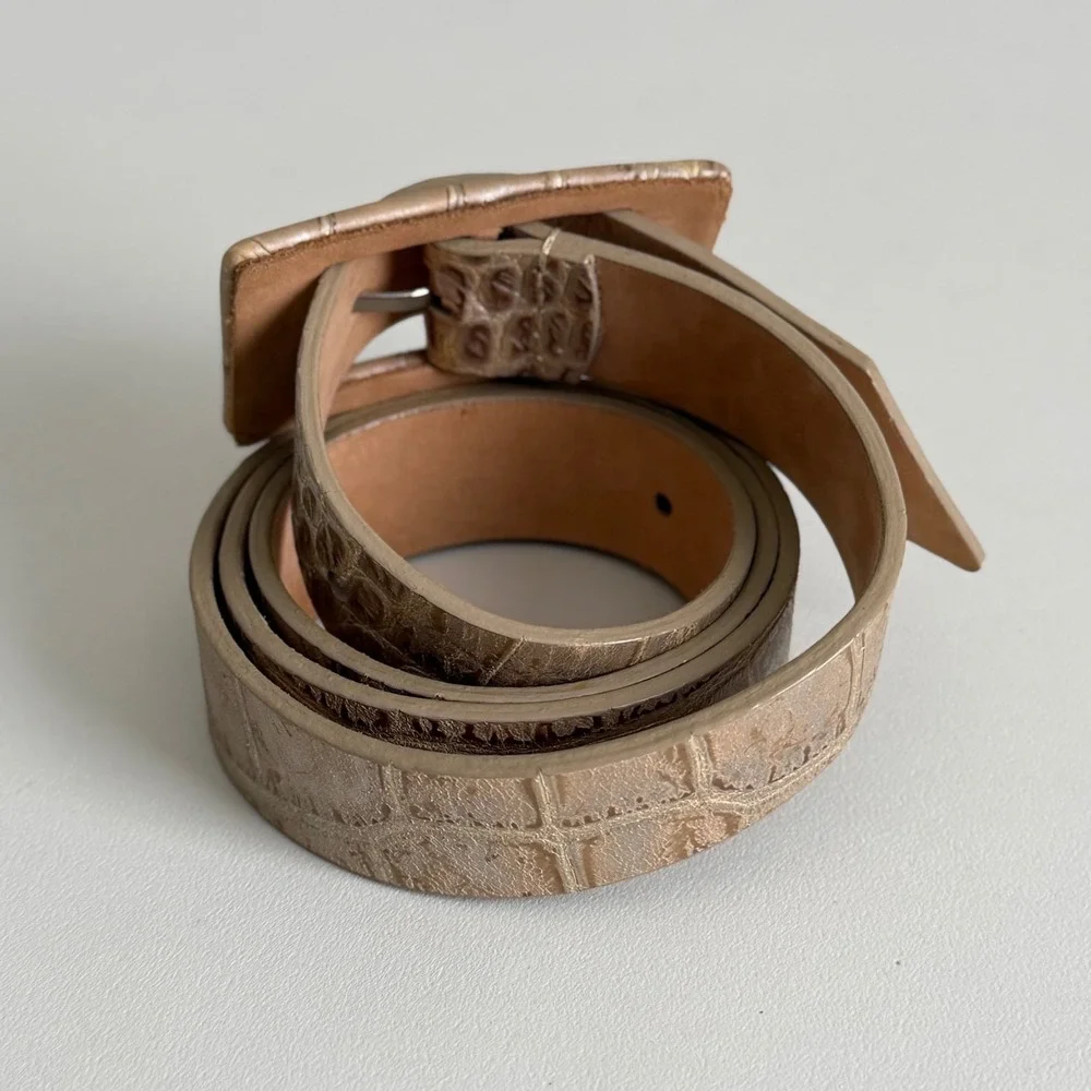 White House Black Market Gold Metallic Croc Embossed Leather Belt Size M Slim
